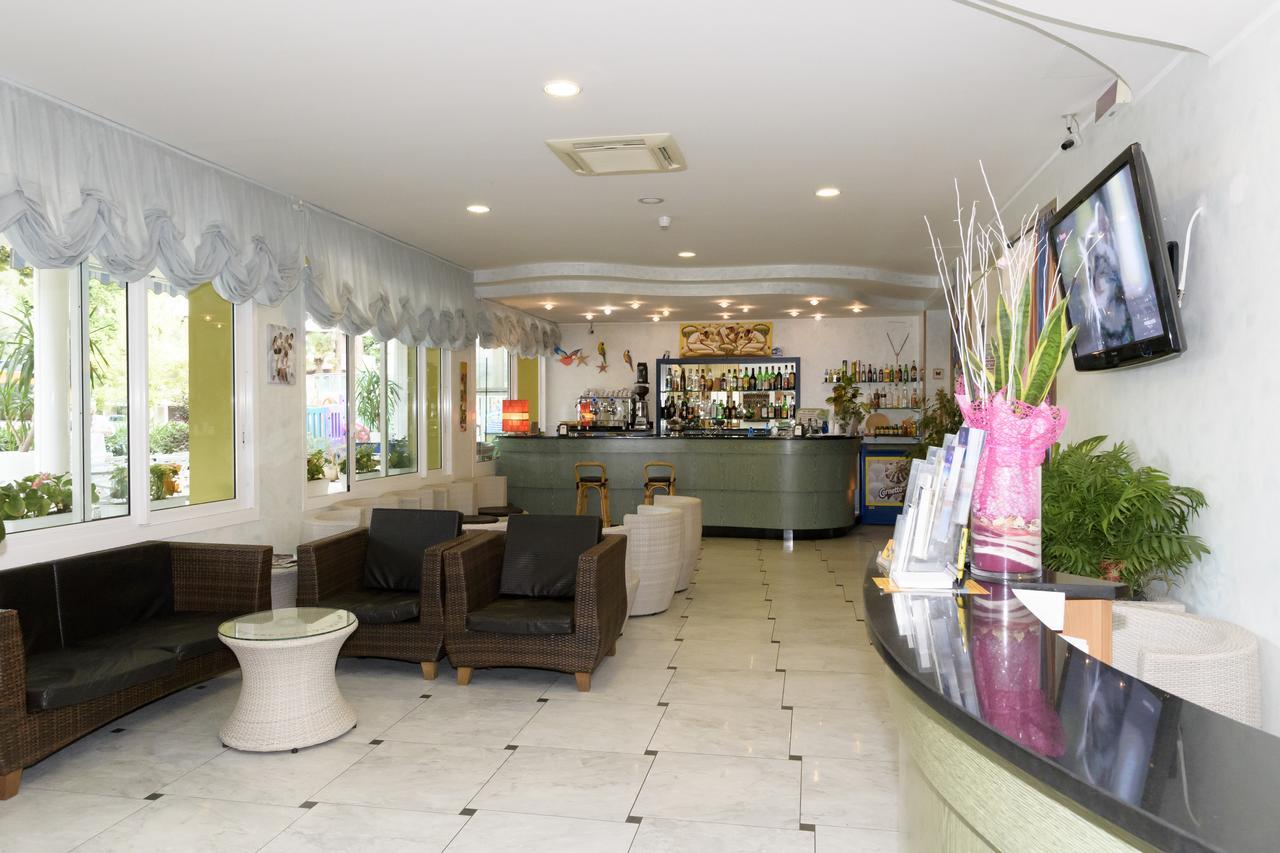 Mondial Hotel แชร์เวีย ภายนอก รูปภาพ